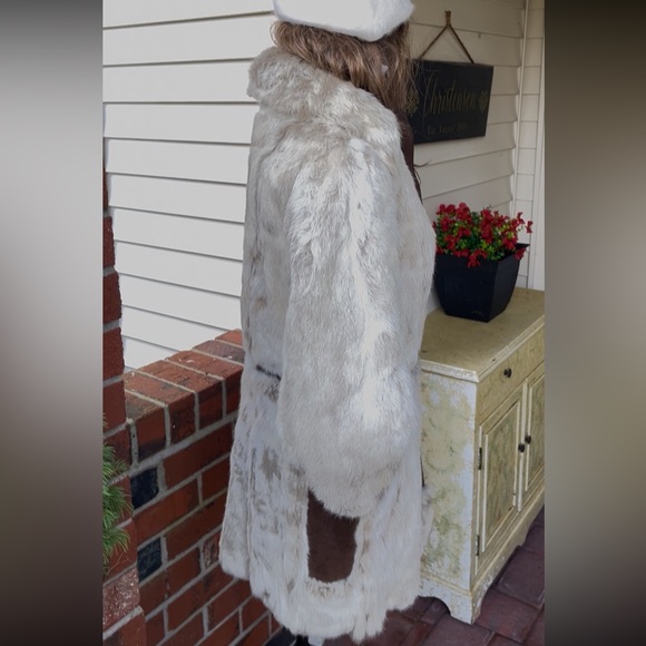 Brown suede and Cream Fur Coat - Picture 4 of 10